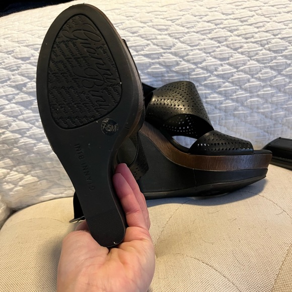 Gianni Bini black wedge sandals - Picture 2 of 5